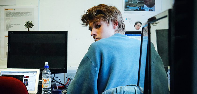 از خاستگاه قرون وسطایی آن تا دوران دیجیتال